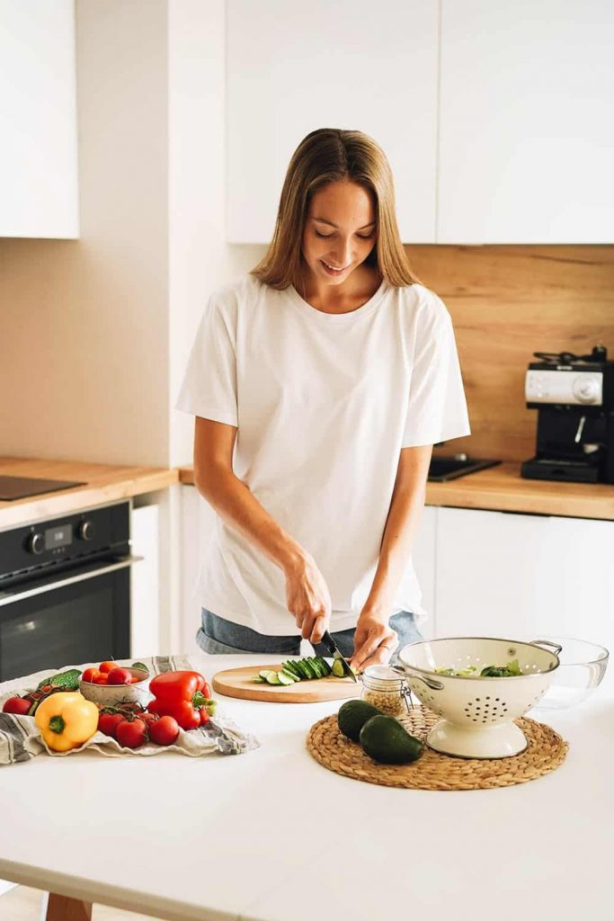 Woman cooking keto low carb meal – About Keto For Healthy